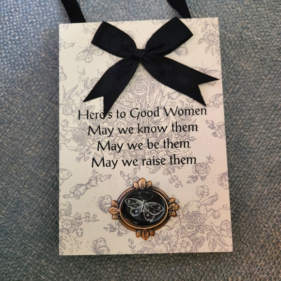 Wall Plaque To Celebrate Women - Picture 2 of 3
